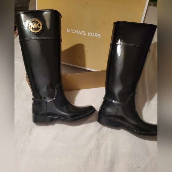 🔥EUC MICHAEL KORS LOGO STOCKARD TALL RUBBER RAIN BOOTS - Picture 3 of 16